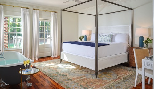 Deluxe Suite