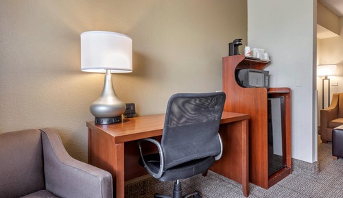 Suite, 1 Queen Bed with Sofa bed, Non Smoking