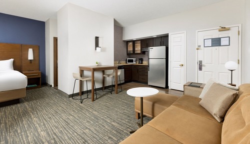 Studio, 1 King Bed with Sofa bed (Mobility Accessible, Tub)