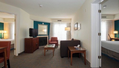 2 Bedroom Suite, 1 King Bed 1 Queen Bed, Fireplace