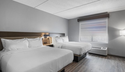 Suite, 2 Queen Beds, Non Smoking (with Sofabed)