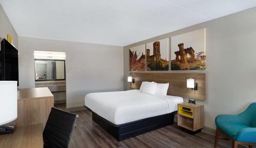Room, 1 King Bed, Non Smoking