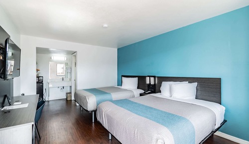 Standard Room, 2 Queen Beds, Non Smoking