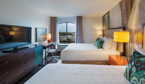 Standard Room, 2 Queen Beds, Transfer Shower (Mobility Accessible)