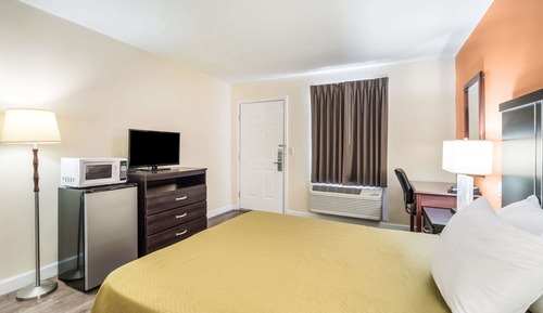 Standard Room, 1 King Bed, Non Smoking