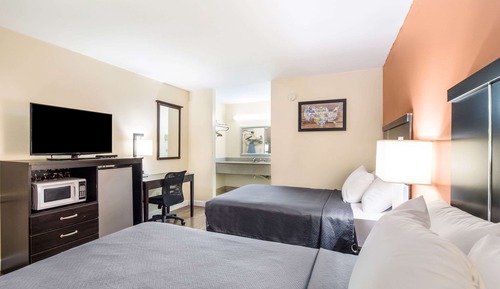 Standard Room, 2 Double Beds, Non Smoking