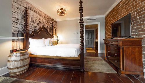 Room, 1 King Bed, Balcony, River View