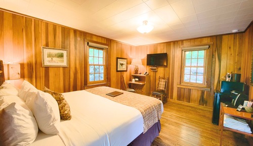 Cabin (Overlook 2)