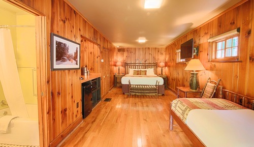 Cabin (Cheoah 3)