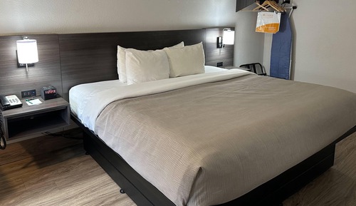 Room, 1 King Bed, Accessible, Non Smoking