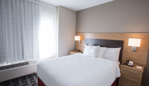 Studio, 1 King Bed with Sofa bed (Mobility Accessible, Tub)