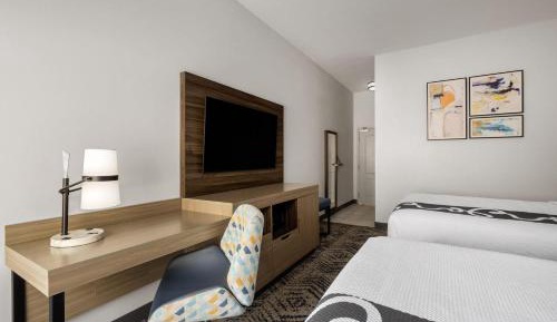 Queen Room with Two Queen Beds and Mobility/Hearing Access - Non-Smoking