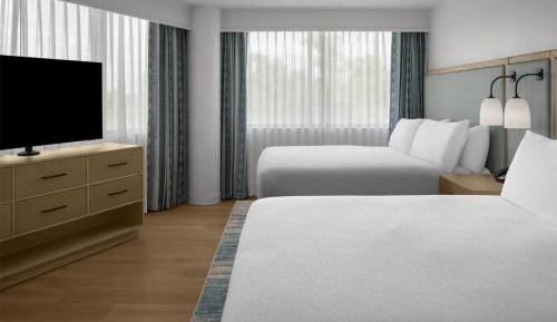 Two-Room Corner Premium Suite with Two Queen Beds - Non-Smoking