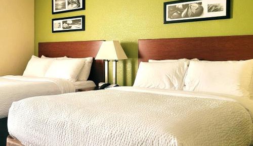 Queen Room with Two Queen Beds - Non-Smoking