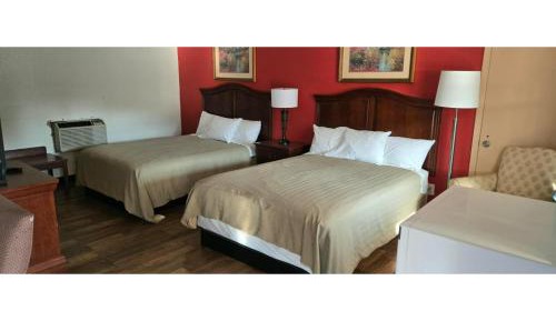 2 Queen Bed Smoking