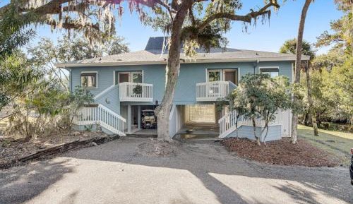 Three-Bedroom Vacation Home 