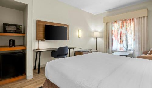 King Room - Hearing Accessible