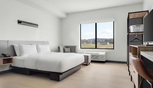 Queen Studio with One Queen Bed