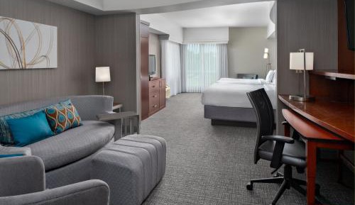 Studio with Two Queen Beds and Sofa Bed