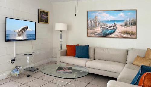King Suite with Pool View