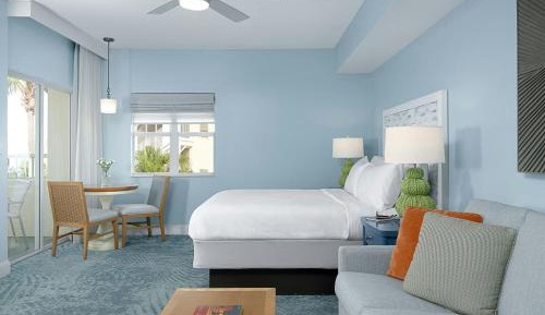 Standard Room King Bed with Sofa Bed - Kitchenette