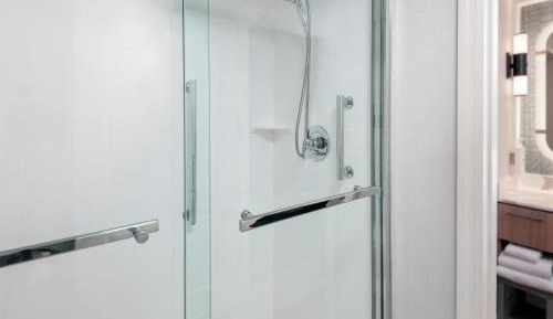 One-Bedroom King Suite - Non-Smoking