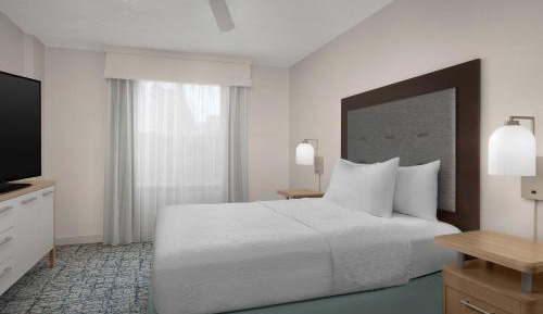 One-Bedroom Queen Suite - Non-Smoking
