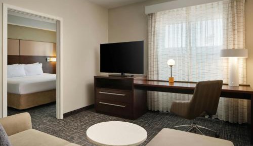 One-Bedroom King Suite with Sofa Bed - Non-Smoking