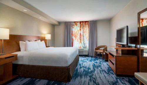 King Guest Room with Roll-In Shower - Mobility and Hearing Accessible