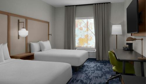 Queen Room with Two Queen Beds - Hearing Accessible