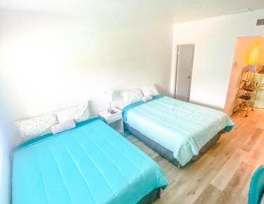 Deluxe Studio