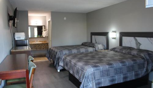 Double Queen Room (Nonsmoking)
