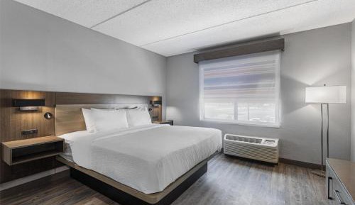 Two-Bedrooms King Suite