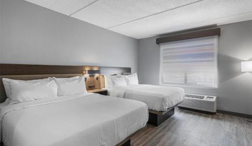 Queen Suite with Two Queen Beds