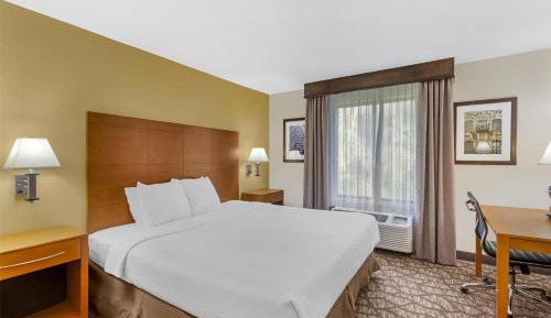 King Suite - Disability Access/Non-Smoking