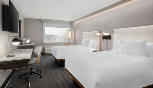 Queen Room with Two Queen Beds - Hearing Accessible