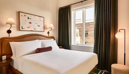One-Bedroom King Suite