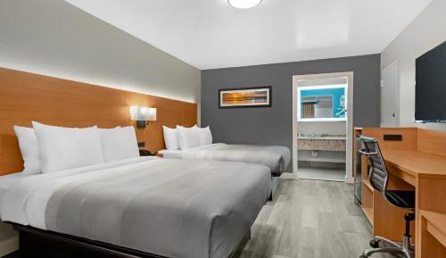 Queen Room with Two Queen Beds - Non Smoking