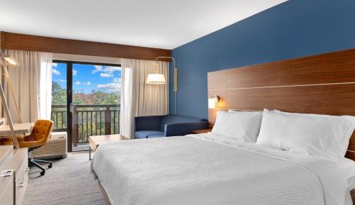 King Room - Mobility Access/Roll in Shower - Non-Smoking