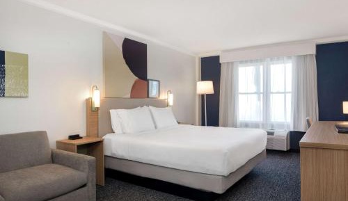 King Room with Sofa Bed - Non-Smoking