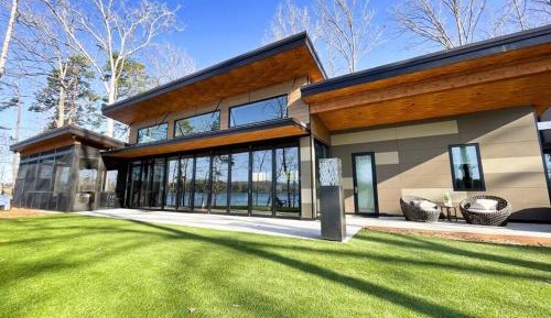 Eight-Bedroom House