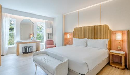 Corner Suite