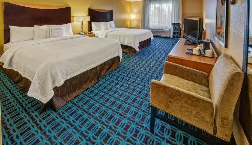 Queen Room with Two Queen Beds and Bathtub - Mobility Access/Hearing Accessible