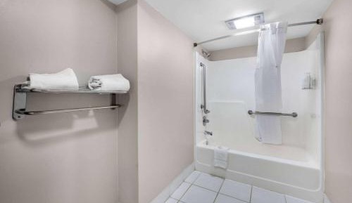 Deluxe King Room - Disability Access/Non-Smoking