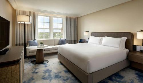Deluxe One King Bed,with Resort View - Historic