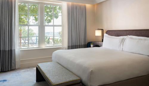 Premium King Room with Bay View , Upper Floor, Roll-in Shower - Mobility Accessible Historic