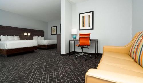 Queen Suite with Two Queen Beds - Non-Smoking