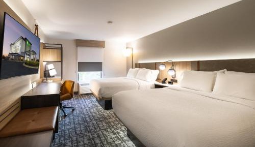 Standard Room with Two Queen Beds