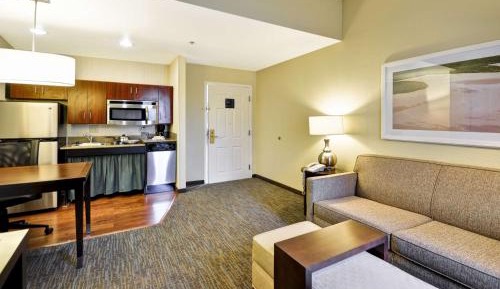 One-Bedroom King Suite - Non-Smoking