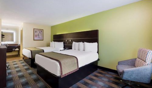 Queen Room with Two Queen Beds - Non-Smoking